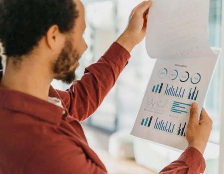 Descubra se um programa de cashback é a escolha certa para a sua empresa. Aprenda os benefícios, desafios e como implementar com sucesso!